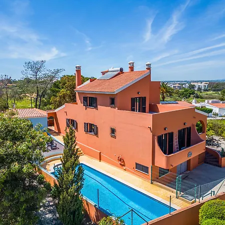 Orange Tree House Вилла