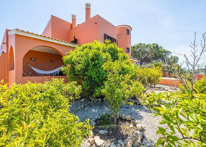 Вілла Orange Tree House