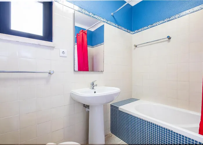 Orange Tree House Вілла