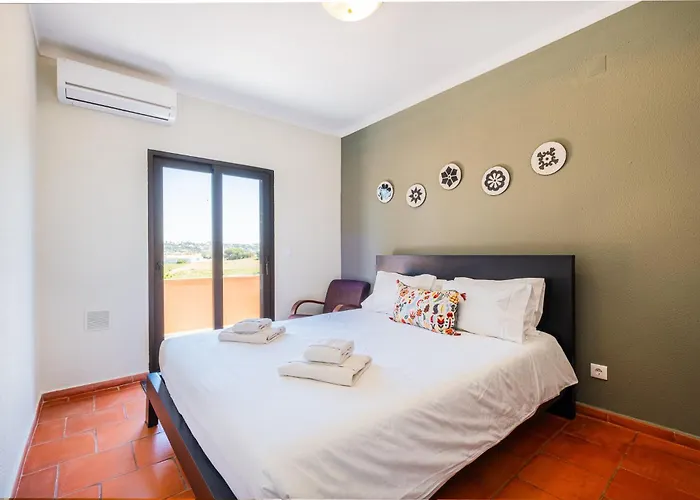 Вілла Orange Tree House