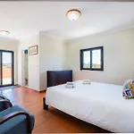 Orange Tree House וילה